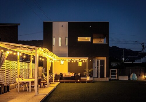 The spacious rooms come with a grassy dog run wher / Awaji Hyōgo