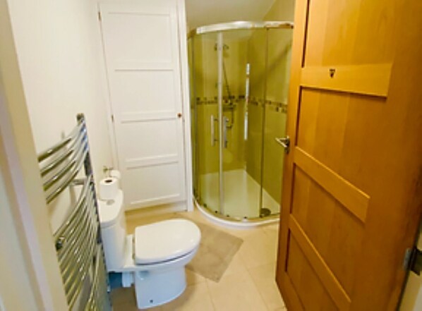 Bathroom - The Cabin. (Washaway)