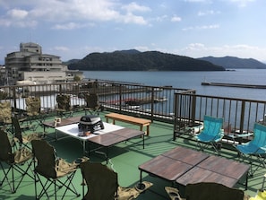 Outdoor dining - Entire building reserved Rooftop BBQ with ocean v / Kamiamakusa Kumamoto (Kamiamakusa)