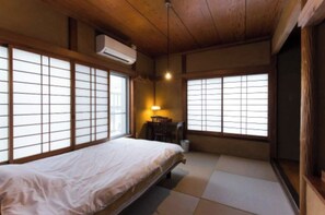 2 bedrooms, desk, free WiFi, bed sheets - 1 minute to the station  sea  Quiet time spent i / Kamakura Kanagawa (Kamakura)