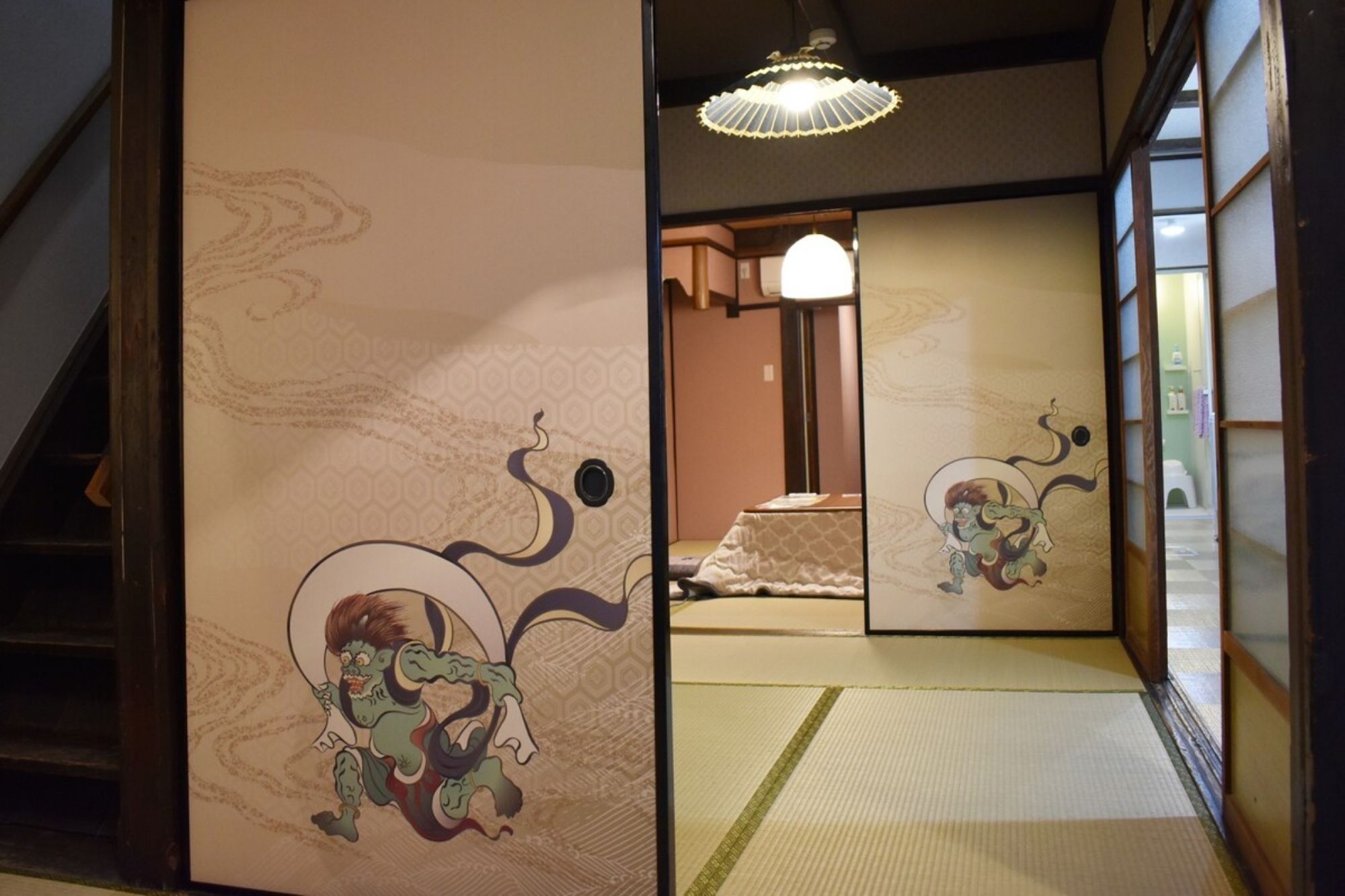 3 室のベッドルーム、デスク、アイロン / アイロン台、WiFi (無料)