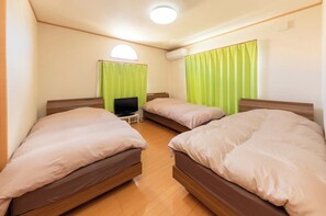 2 Schlafzimmer, Schreibtisch, Bügeleisen/Bügelbrett, kostenloses WLAN