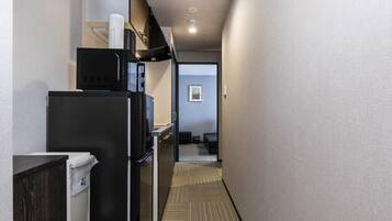 1 bedroom, desk, free WiFi, bed sheets