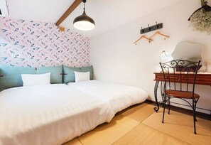 3 bedrooms, desk, iron/ironing board, free WiFi