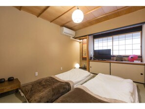 3 habitaciones, escritorio, wifi gratis y ropa de cama