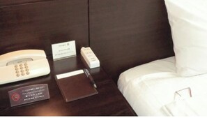 1 bedroom, desk, free WiFi, bed sheets