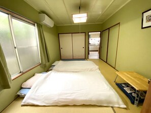 4 bedrooms, desk, iron/ironing board, free WiFi - Takamatsu Station 5 minutes walk from the port p / Takamatsu Kagawa (Takamatsu)