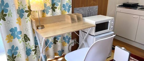 Fridge, microwave, stovetop, cookware/dishes/utensils