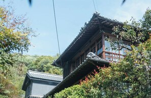 Exterior detail - Healing and Creation Building Rental  Whale Annex / Onomichi Hiroshima (Onomichi)