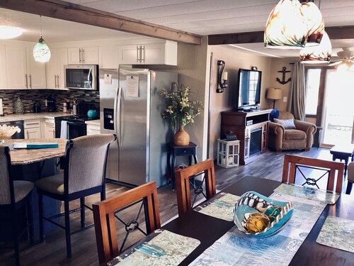 Remodeled Vacation Rental in Long Beach  min to town/ walking distance to beach