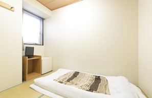 1 bedroom, desk, free WiFi, bed sheets