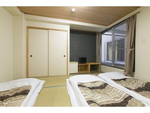 1 habitación, escritorio, wifi gratis y ropa de cama 