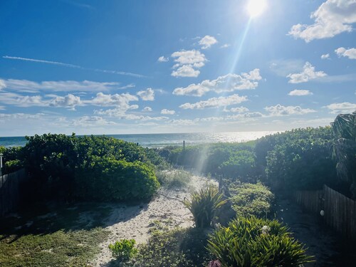 Comfy Beach House on Vero Beach
