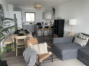Living area - Beautiful Apartment on Ramsgate Sea-front (Ramsgate)