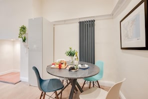 Dining - 2 Bed in Brixham (oc-sdbolt) (Brixham)