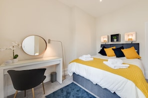 2 bedrooms, iron/ironing board, WiFi (free), bed sheets - 2 Bed in Brixham (oc-sdbolt) (Brixham)