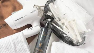 ヘアドライヤー、タオル