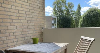 Spacious apartment with easy access to Amsterdam center!