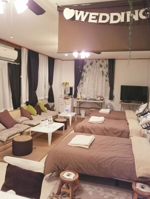 5 slaapkamers, een bureau, een strijkplank/strijkijzer, gratis wifi