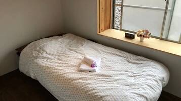 2 bedrooms, desk, free WiFi, bed sheets