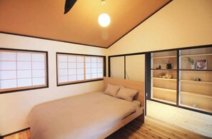 2 bedrooms, desk, iron/ironing board, free WiFi