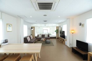TV, DVD player