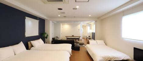 1 bedroom, desk, free WiFi, bed sheets