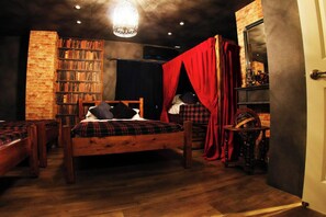 2 bedrooms, desk, free WiFi, bed sheets