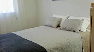 Rumah, Beberapa Tempat Tidur | 3 kamar tidur, setrika/meja setrika, Wi-Fi gratis, dan seprai linen