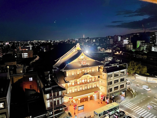 Exterior - 1 minute from GionShijo Station Yasaka Shrine f / Kyoto Kyōto (Kyoto)