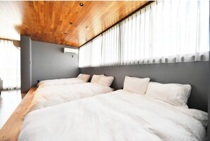 5 bedrooms, desk, iron/ironing board, free WiFi