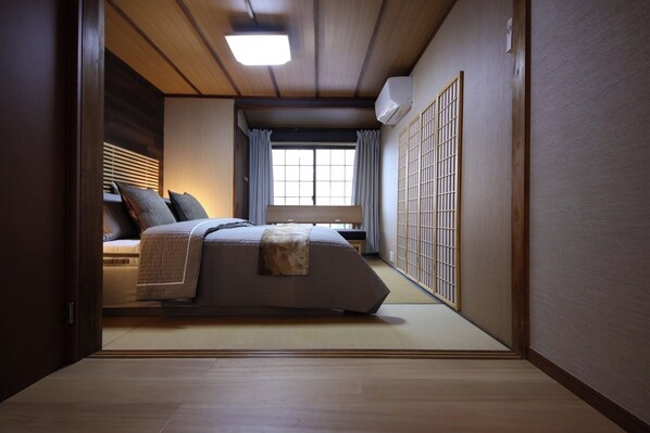 2 bedrooms, desk, iron/ironing board, free WiFi