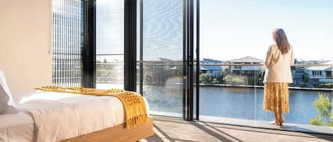 4 Schlafzimmer, Schreibtisch, Bügeleisen/Bügelbrett, Reisekinderbett
