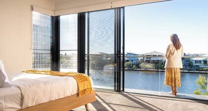 Luxury Lakeside Living at Birtinya