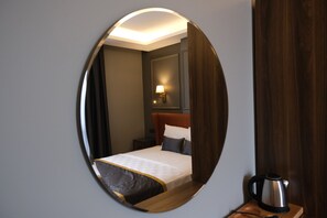 Standard Double Room | In-room safe, desk, soundproofing, free WiFi - The Pearl Airport Hotel (Arnavutköy)