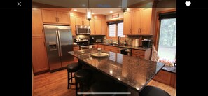 Fridge, microwave, oven, stovetop - Deer Park 3bd/3bath sleeps 12, NEW AC!  (North Woodstock)