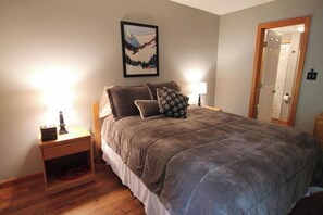 3 bedrooms, travel cot, WiFi, bed sheets
