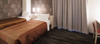 Superior Twin Smoking / Tokoname Aichi