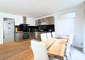 Fridge, microwave, dishwasher, toaster - Viva Riviera 3 bedrooms Natural Loft Luxury Collection (Cannes)