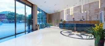 Tongren Grand Hotel (Tongren High-speed Railway Station Ancient City Pedestrian Street Branch)