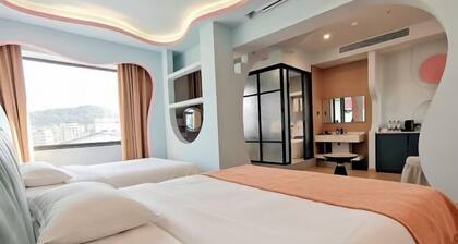 Tongren Grand Hotel (Tongren High-speed Railway Station Ancient City Pedestrian Street Branch)