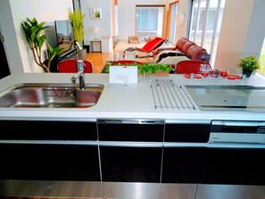 Fridge, microwave, stovetop, cookware/dishes/utensils - Amore Miyakojima / Miyakojima Okinawa (Miyakojima)