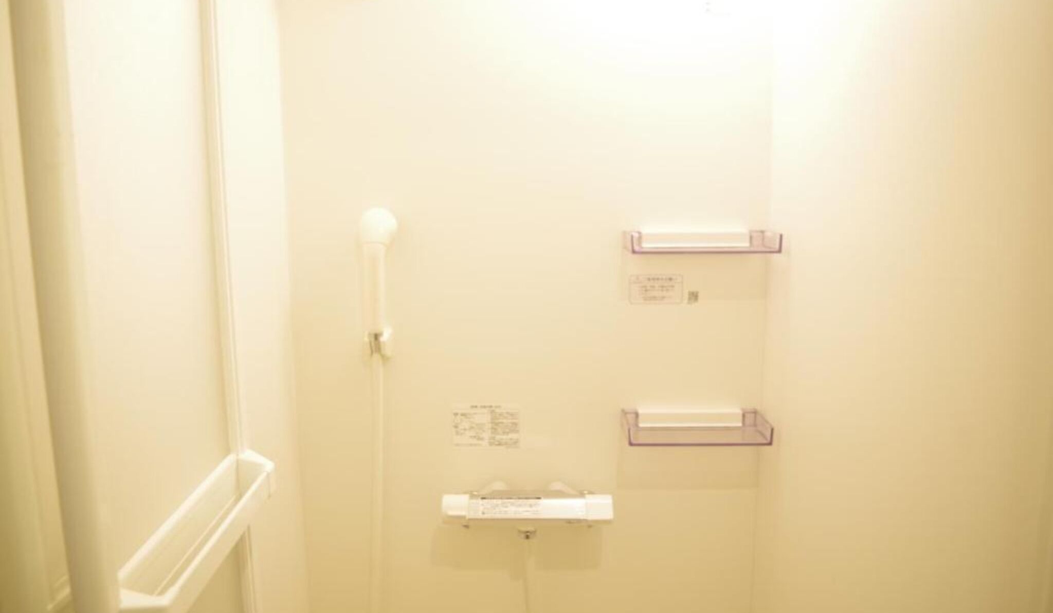 Haartrockner, Handtücher, Toilettenpapier