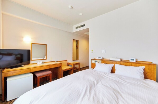 1 dormitorio, escritorio, tabla de planchar con plancha y wifi gratis