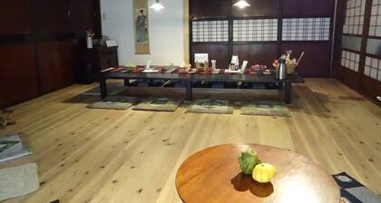 An old folk house in a quiet mountainous area has / Kamiina-gun Nagano