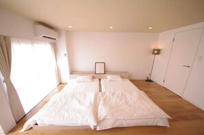 1 bedroom, desk, free WiFi, bed sheets