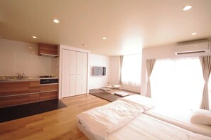 1 bedroom, desk, free WiFi, bed sheets