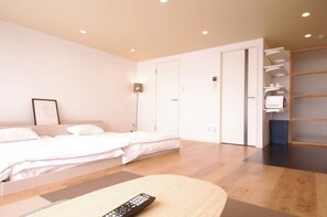 1 bedroom, desk, free WiFi, bed sheets