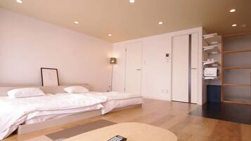 1 bedroom, desk, free WiFi, bed sheets