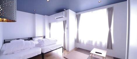 1 bedroom, desk, free WiFi, bed sheets